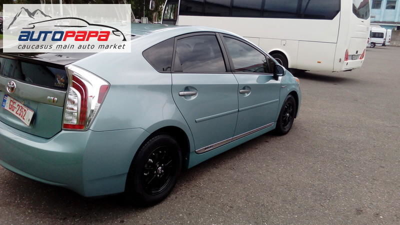 Продам Toyota Prius 2013 года в г. Советское, АР Крым