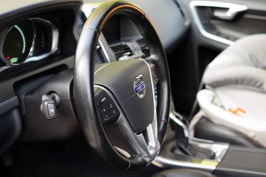 Продам Volvo XC60 2013 года в Львове