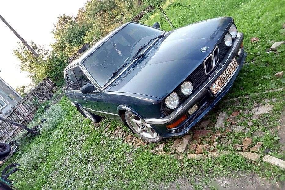 Продам BMW 520 Акула 1986 года в Львове