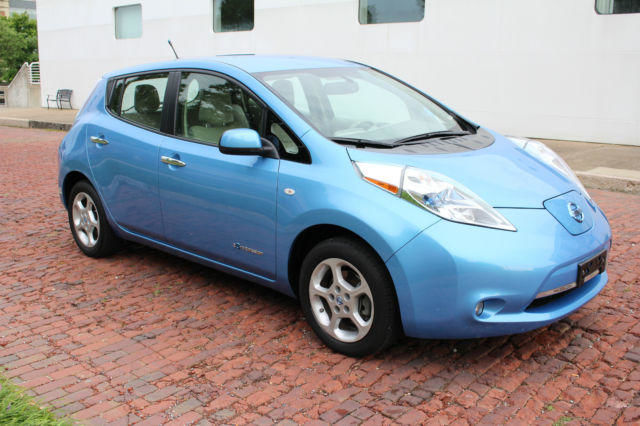 Продам Nissan Leaf SV 2011 года в Тернополе