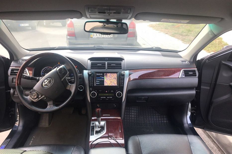 Продам Toyota Camry Lux 2013 года в Харькове