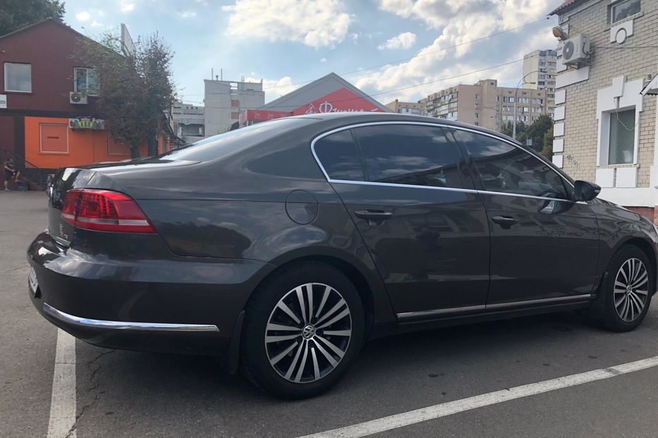 Продам Volkswagen Passat B7 Premium Life 1.8 TSI D7 2012 года в Киеве