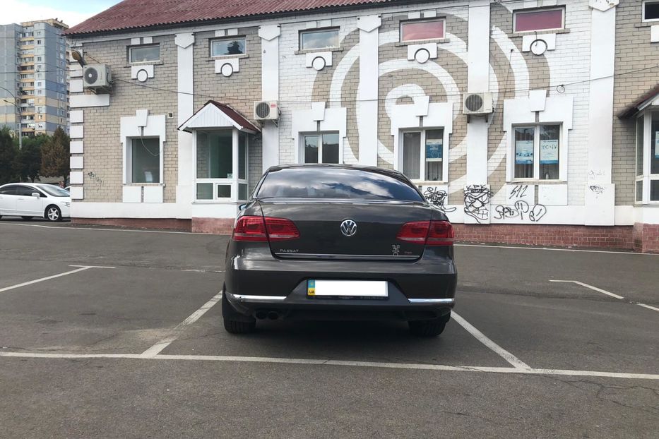 Продам Volkswagen Passat B7 Premium Life 1.8 TSI D7 2012 года в Киеве