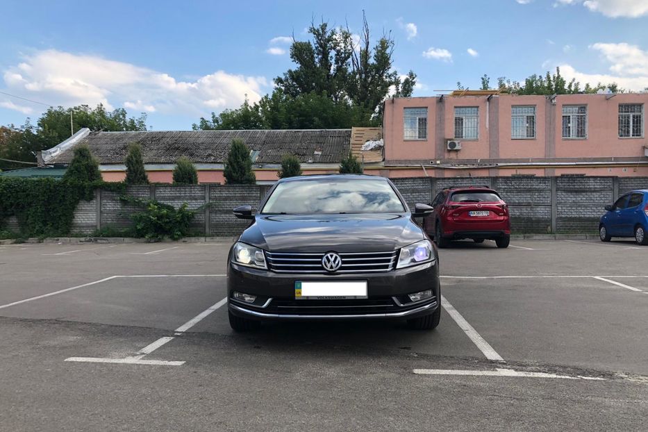 Продам Volkswagen Passat B7 Premium Life 1.8 TSI D7 2012 года в Киеве