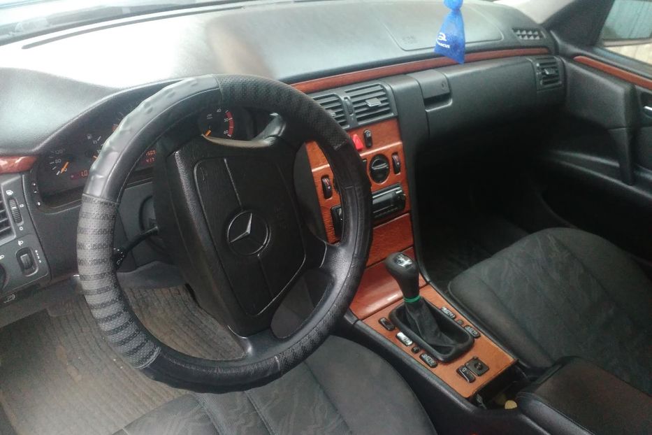 Продам Mercedes-Benz E-Class 210 1998 года в г. Белополье, Сумская область