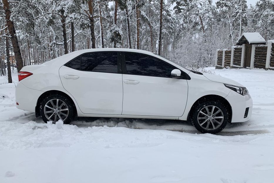 Продам Toyota Corolla 2014 года в Киеве