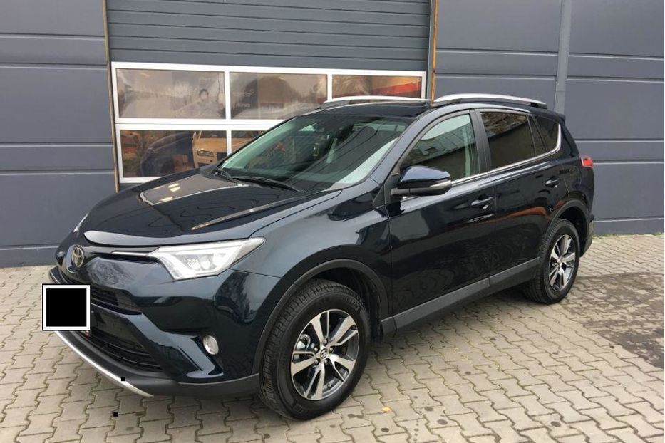 Продам Toyota Rav 4 2018 года в Львове