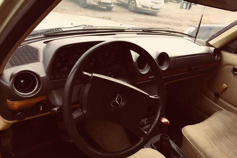 Продам Mercedes-Benz 200 Е200 1982 года в Запорожье