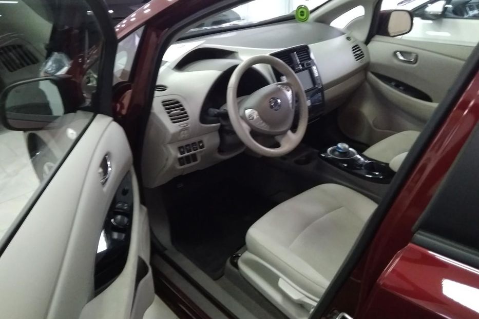 Продам Nissan Leaf SV 2017 года в Харькове