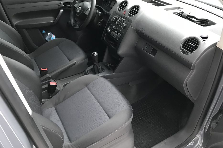 Продам Volkswagen Caddy пасс. Лонг  2014 года в Киеве