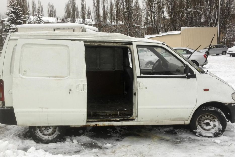 Продам Nissan Vanette груз. 2000 года в Киеве