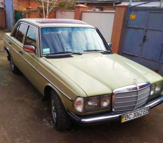 Продам Mercedes-Benz E-Class 123 1984 года в Кропивницком