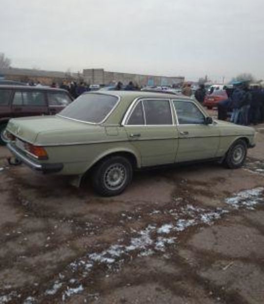 Продам Mercedes-Benz E-Class 123 1984 года в Кропивницком