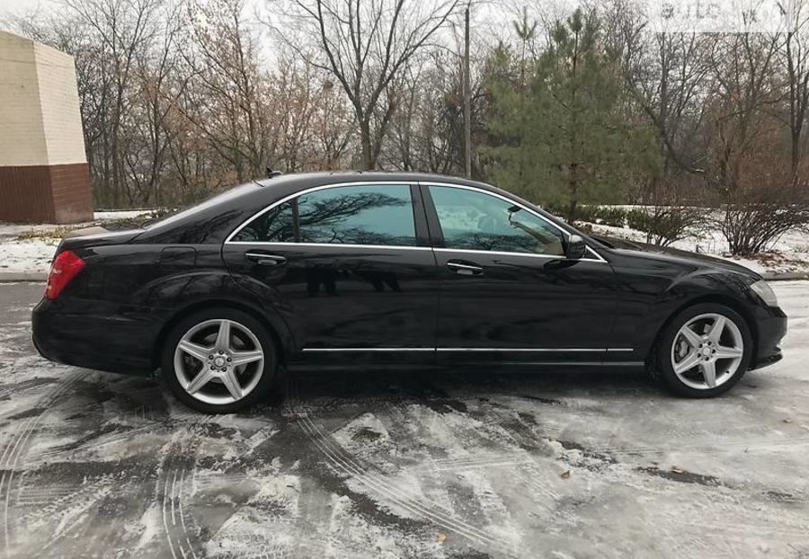 Продам Mercedes-Benz S 550 LONG 4MATIC 2010 года в Днепре