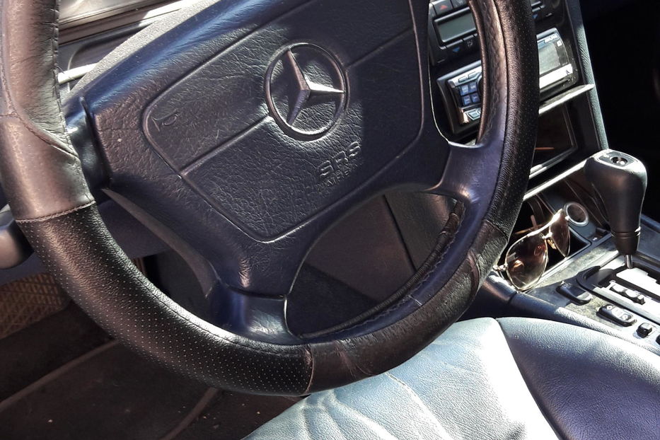 Продам Mercedes-Benz E-Class 1998 года в Киеве