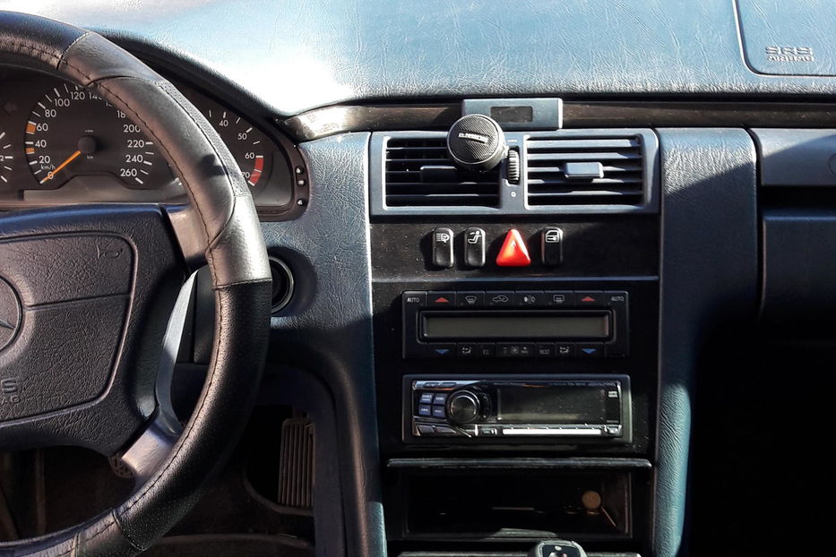 Продам Mercedes-Benz E-Class 1998 года в Киеве