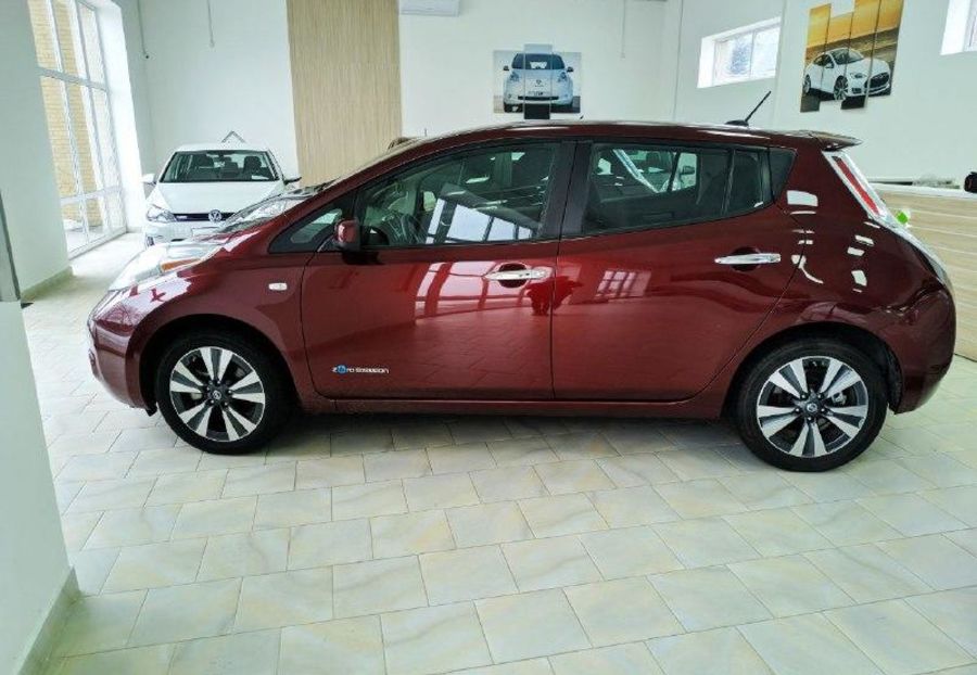 Продам Nissan Leaf SV 2017 года в Харькове