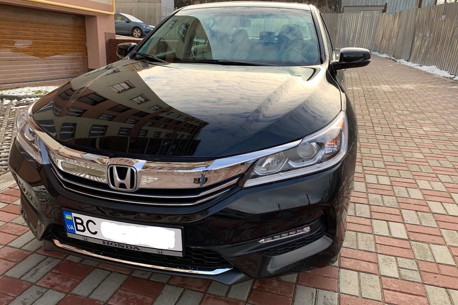 Продам Honda Accord EX 2017 года в Львове