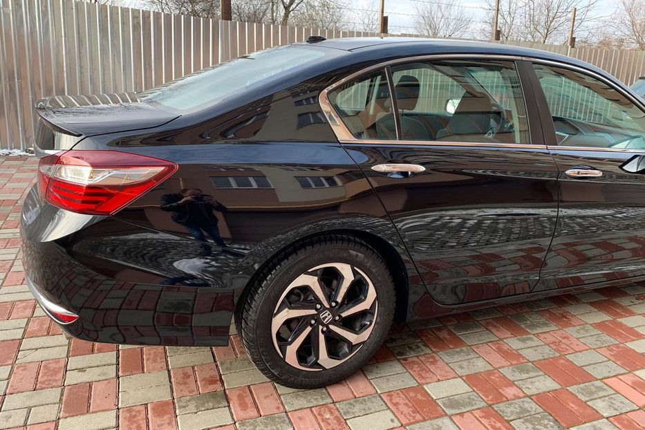 Продам Honda Accord EX 2017 года в Львове