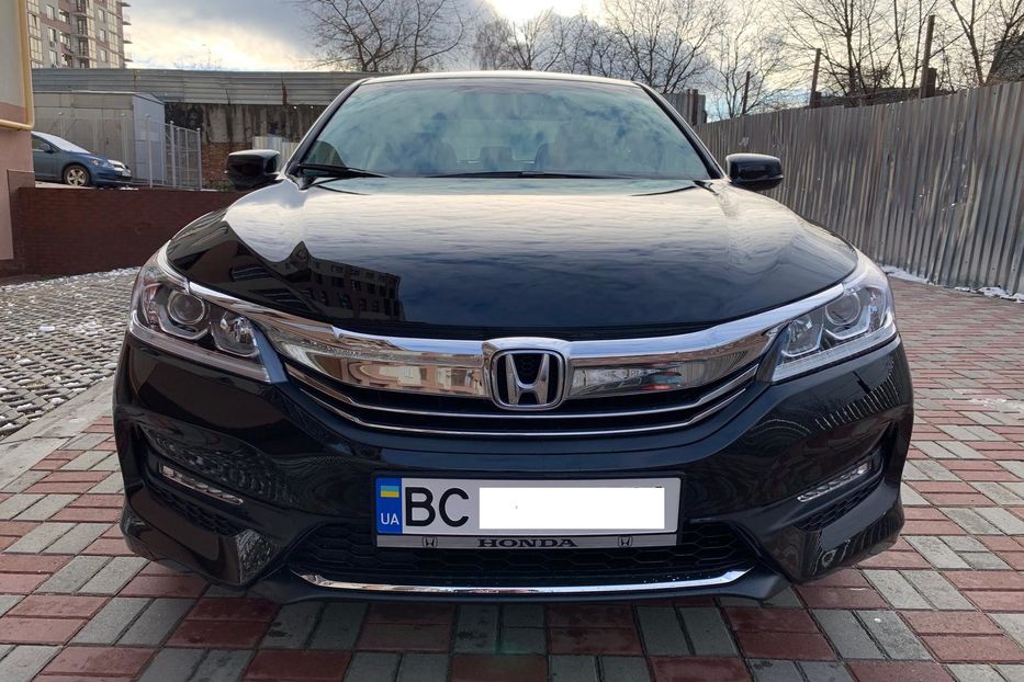 Продам Honda Accord EX 2017 года в Львове