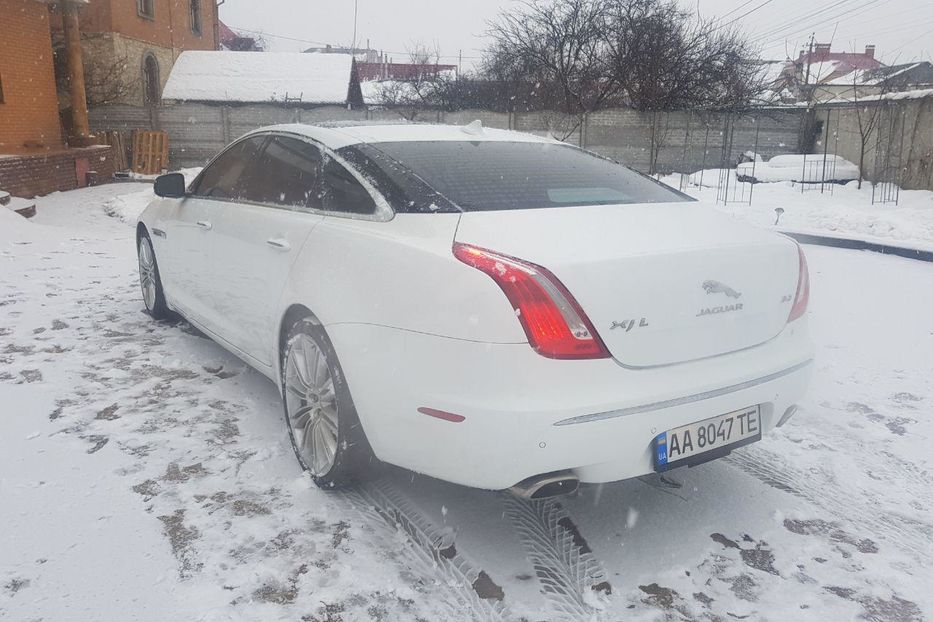 Продам Jaguar XJ Long Portfolio R 2015 года в Киеве