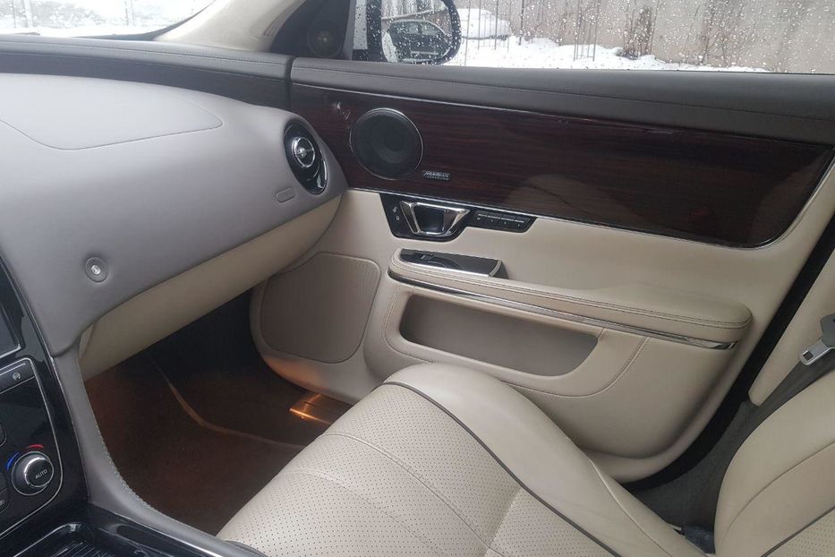 Продам Jaguar XJ Long Portfolio R 2015 года в Киеве