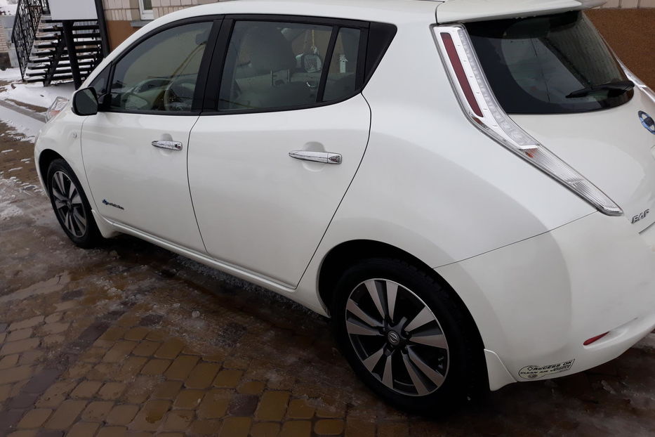 Продам Nissan Leaf Sv premium 2015 года в Виннице
