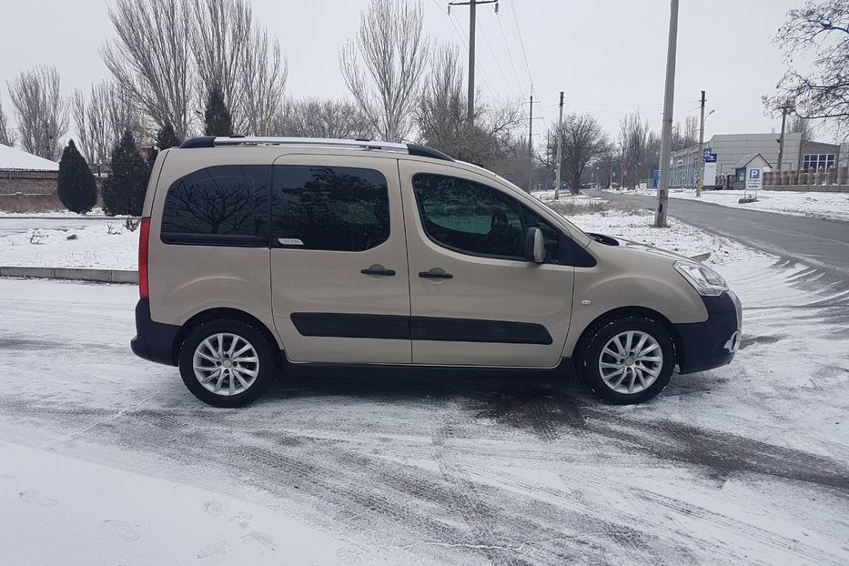 Продам Citroen Berlingo пасс. 2012 года в Запорожье