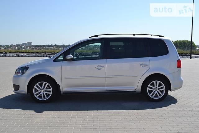 Продам Volkswagen Touran TSI 2014 года в Харькове