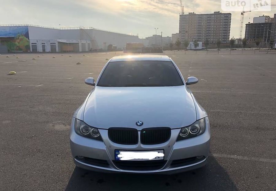 Продам BMW 325 2005 года в Харькове