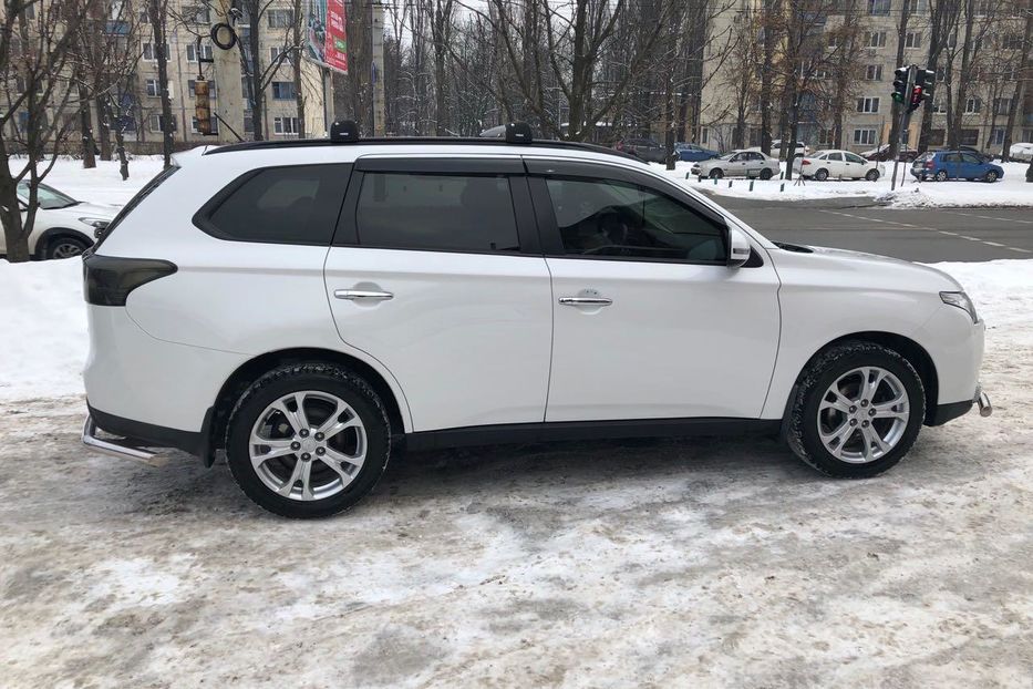 Продам Mitsubishi Outlander 2013 года в Киеве