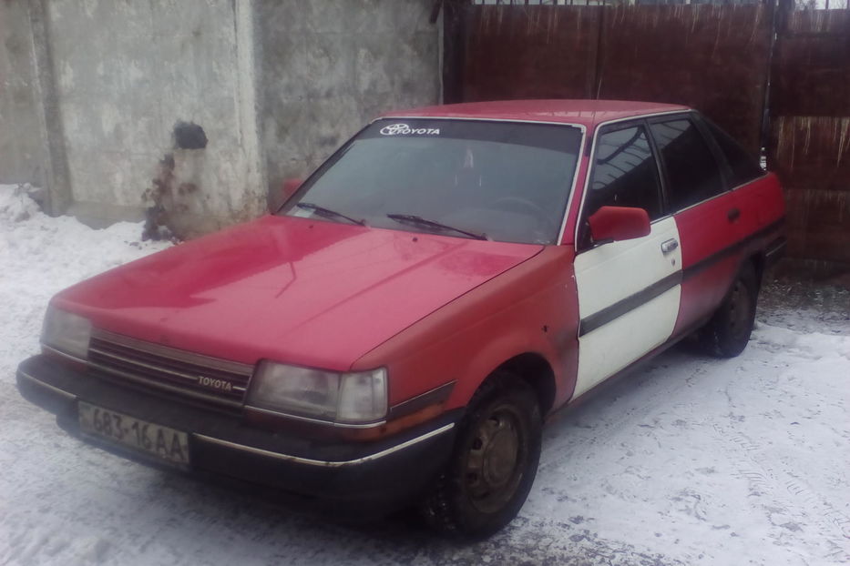 Продам Toyota Carina 1988 года в Одессе