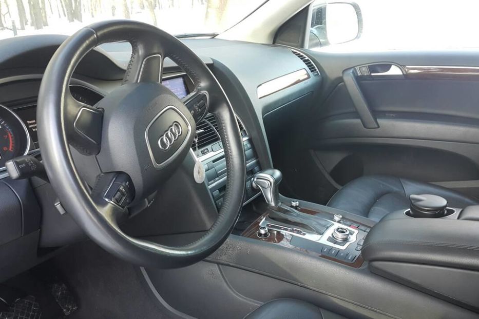 Продам Audi Q7 2013 года в Киеве