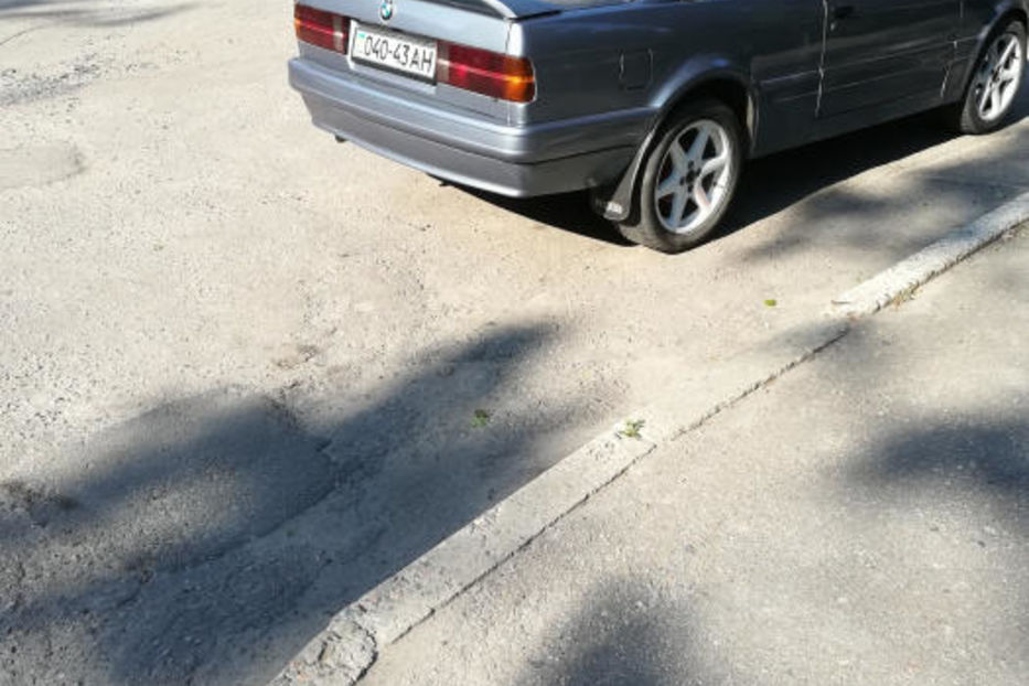 Продам BMW 318 1987 года в Харькове