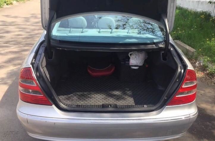 Продам Mercedes-Benz E-Class E 320 CDI Avantgarde  2003 года в Киеве