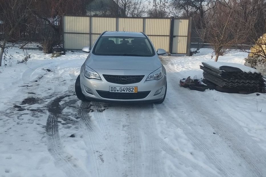 Продам Opel Astra J дизель 1,7    10 ,11,2011 2011 года в Ровно