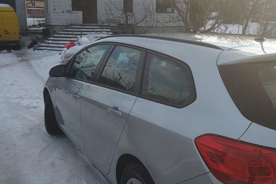 Продам Opel Astra J дизель 1,7    10 ,11,2011 2011 года в Ровно