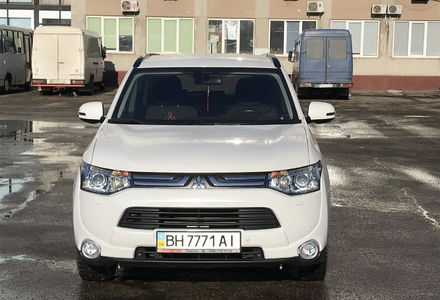 Продам Mitsubishi Outlander Intense 2013 года в Одессе