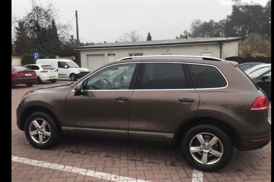 Продам Volkswagen Touareg 2014 года в Киеве