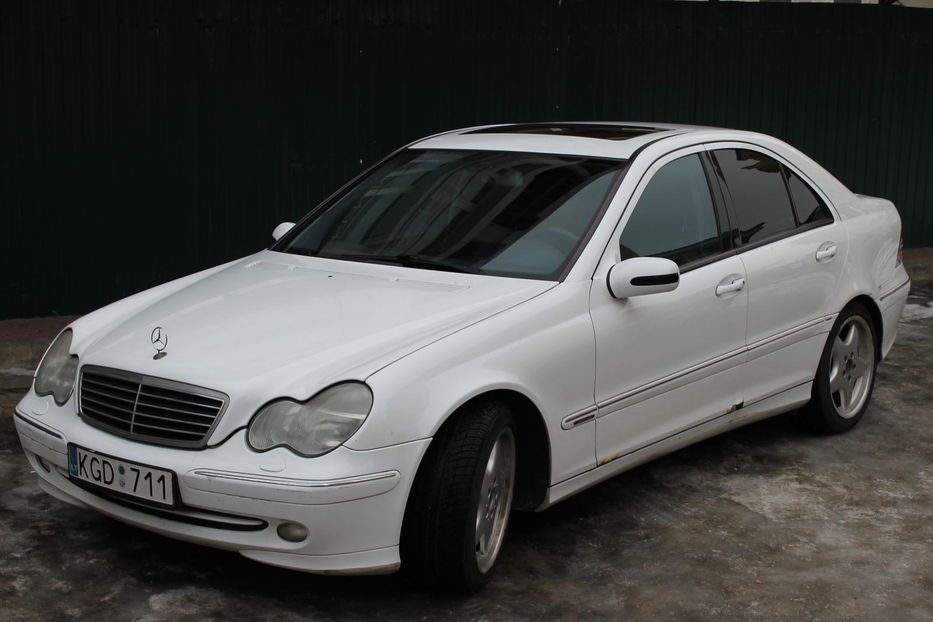 Продам Mercedes-Benz C-Class 320 Avantgarde 2000 года в Киеве