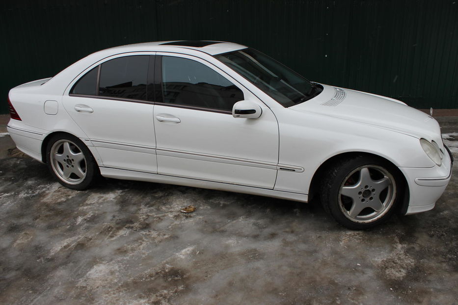 Продам Mercedes-Benz C-Class 320 Avantgarde 2000 года в Киеве