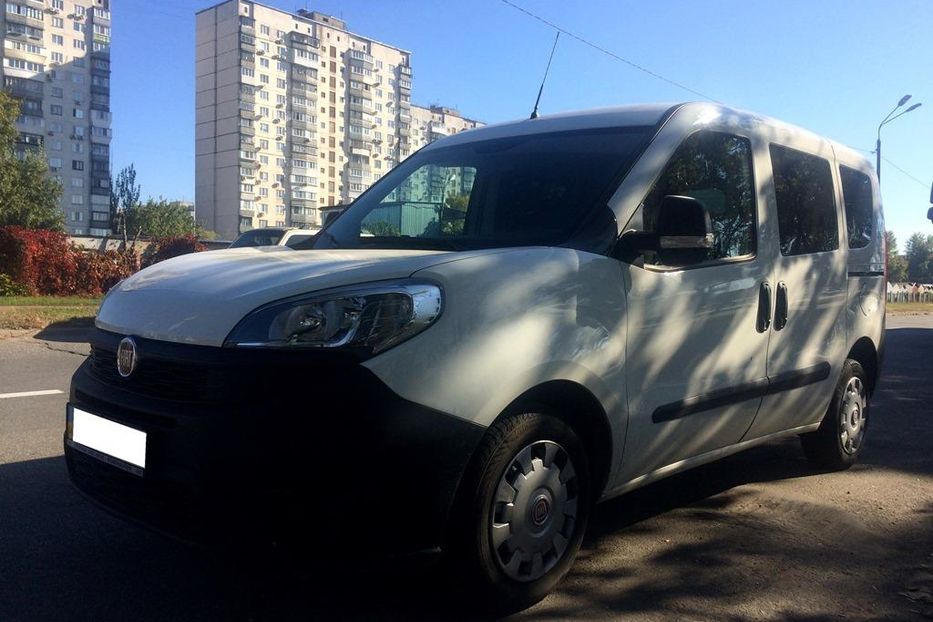 Продам Fiat Doblo пасс. 2015 года в Киеве