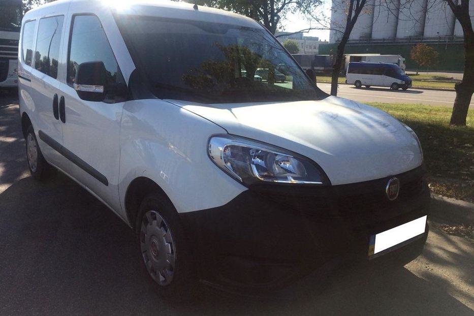 Продам Fiat Doblo пасс. 2015 года в Киеве