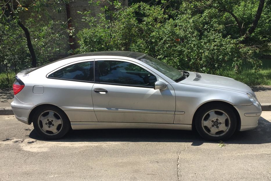 Продам Mercedes-Benz C-Class 2002 года в Киеве