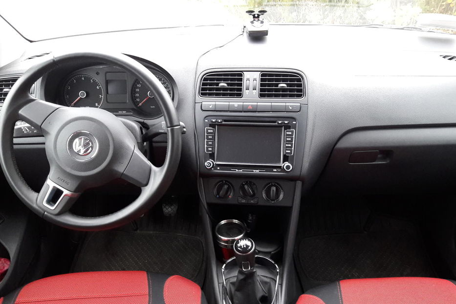 Продам Volkswagen Polo Седан 2012 года в Киеве