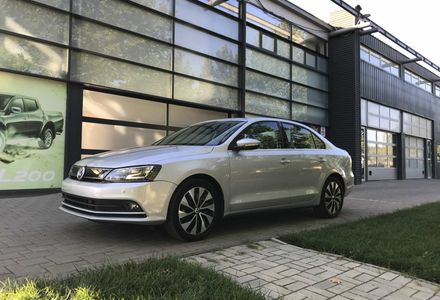 Продам Volkswagen Jetta Hybrid 2016 года в Киеве