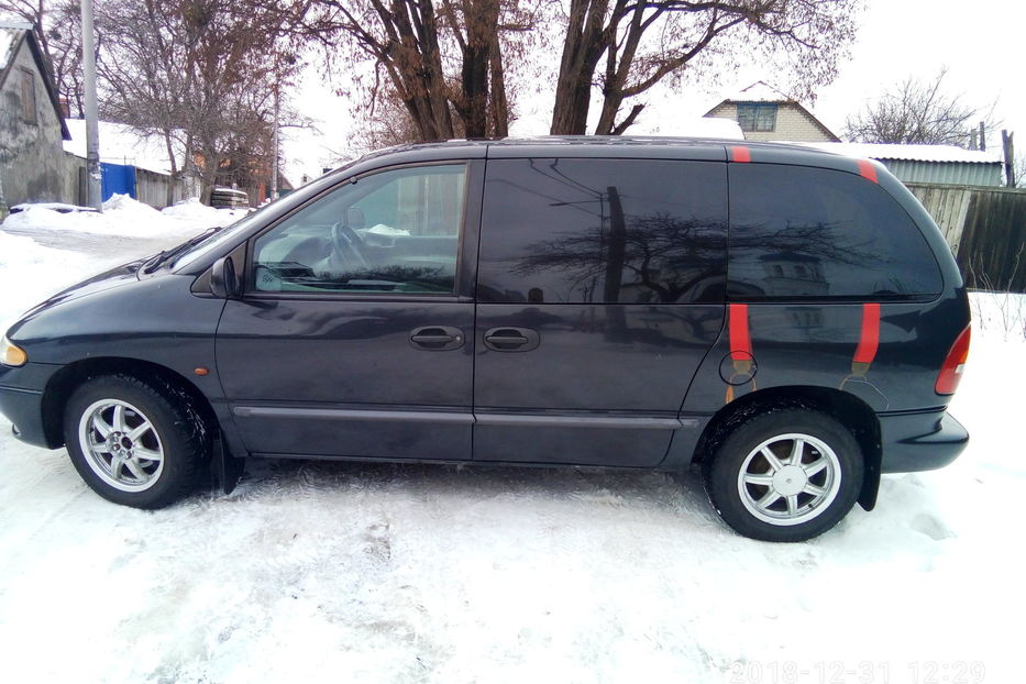 Продам Chrysler Voyager 1998 года в Киеве