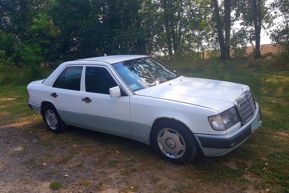 Продам Mercedes-Benz E-Class 1992 года в Луцке