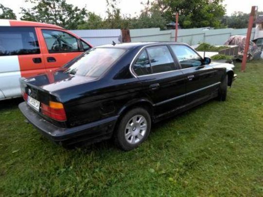 Продам BMW 525 1990 года в г. Кузнецовск, Ровенская область