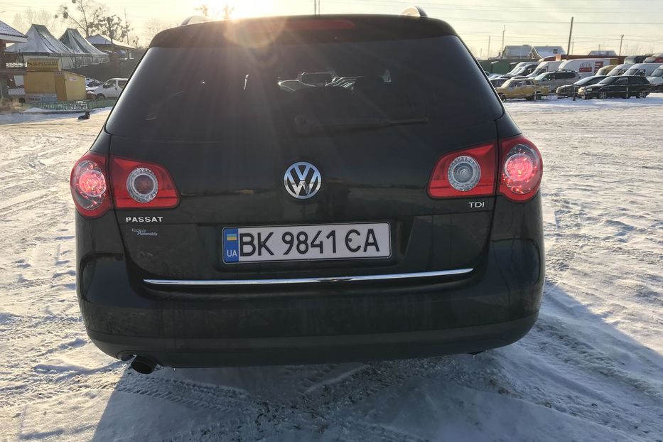 Продам Volkswagen Passat B6 1.6TDI 2010 года в Ровно